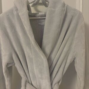 PBN 8-10 Unisex Cozy Gray Bathrobe